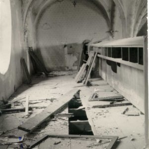 A marcali zsinagóga romos karzata 1945–ben (Forrás: MZSL)
